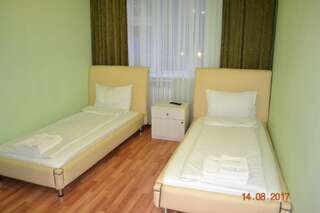 Гостиница XLcomplex Яхрома Стандартный двухместный номер с 2 отдельными кроватями-1